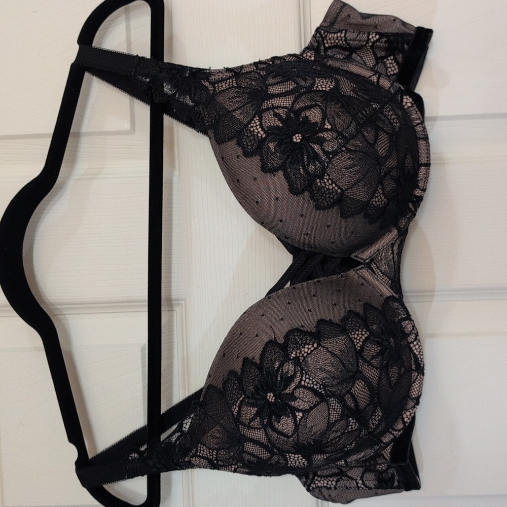 Torrid Black and Gray Floral Lace Bra (I11)